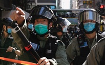 Trung Quốc 'ăn miếng trả miếng' với Mỹ về Hồng Kông
