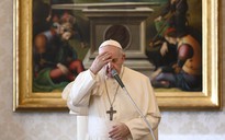 Vatican chất vấn Instagram sau khi tài khoản của Giáo hoàng Francis 'thích' ảnh người mẫu bikini