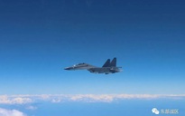 10 máy bay Trung Quốc vượt đường trung tuyến, Đài Loan ký thỏa thuận tên lửa với Mỹ