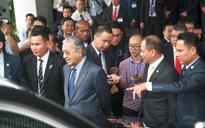 Thủ tướng Malaysia, Mahathir Mohamad nói gì sau khi lái thử VinFast Lux SA2.0?