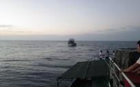 Tàu 952 Vùng 3 Hải quân cứu nạn tàu cá Quảng Ngãi