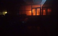 Cháy xưởng bánh ABC, một cảnh sát PCCC bị thương