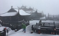 Mưa tuyết trên đỉnh Fansipan, cảnh báo ngập lụt ở Trung bộ