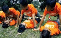 Hãi hùng những trò chơi team building gợi dục