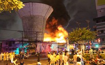Cháy lớn tại kho chứa sơn trong khu vực cảng Sài Gòn