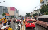 Ảnh hưởng bão số 1, TP.HCM mưa rất to, nhiều nơi ngập, giao thông hỗn loạn