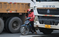 Nói một câu thật 'chất' về Quận mình đang sống: ‘Né container đỉnh như người quận 7’