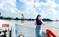 Người dân TP.HCM và du khách nước ngoài trải nghiệm tour đường sông đầu tiên sau giãn cách