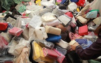 Hàng nghìn túi Charles & Keith và Prado nhái bị tiêu hủy