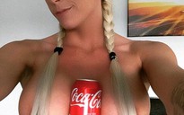 'Sốt' với trào lưu giữ lon coca bằng ngực