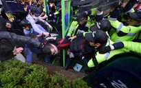 Bạo động ở Hàn Quốc vì vụ phà Sewol