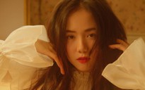 Phương Ly gây sốt khi tung teaser MV mới