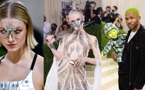 Những bộ cánh độc lạ trong lịch sử thảm đỏ Met Gala