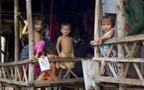 560 trẻ em làng Việt kiều Campuchia đến trường