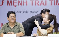Trần Bảo Sơn ôm hôn Angela Phương Trinh trong buổi ra mắt phim mới