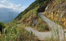 Thầy giáo cùng con trai và cháu tử vong dưới vực sâu