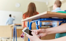 Các trường trung học Nam Úc cấm học sinh dùng điện thoại di động trong lớp