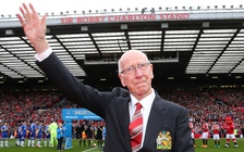 Huyền thoại CLB M.U và bóng đá Anh, Sir Bobby Charlton qua đời ở tuổi 86