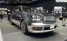 'Sờ' tận tay Toyota Century SUV, chiếc 'Rolls-Royce Cullinan của Nhật Bản'