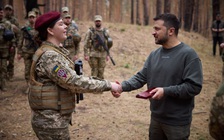 Chiến sự ngày 587: Tổng thống Ukraine tới tiền tuyến; Nga ra tuyên bố mới