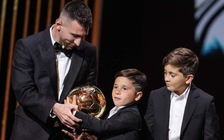 Messi làm nên lịch sử vĩ đại với lần thứ 8 đoạt giải Quả bóng vàng