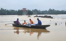 Hà Tĩnh: Cụ ông 80 tuổi mất 3 ngày chưa thể chôn cất do lũ dâng cao