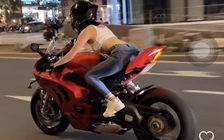 Ngọc Trinh đăng clip lái mô tô biển số 'đút gầm' trên cầu Ba Son: CSGT TP.HCM vào cuộc