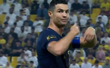 Cristiano Ronaldo đòi thay… trọng tài trong trận thắng nhọc nhằn của CLB Al Nassr