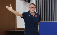 HLV Troussier: 'Ai không sẵn sàng thì có thể ra về, kể cả tôi'