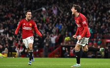 Lindelof giải cứu M.U trước tân binh Luton, Tottenham trở lại mặt đất