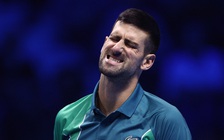 Bị la ó trên sân Pala Aplitour, Djokovic nhận thất bại đầu tiên sau 4 tháng