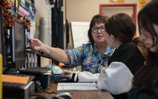 Một trường trung học ở Mỹ nhận toàn nữ sinh mang thai và bà mẹ trẻ