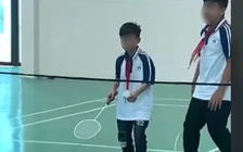 Nam sinh lớp 7 bị đánh hội đồng đã đi học trở lại