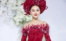 Quán quân 'The New Mentor' Lê Thu Trang khoe sắc khi diện áo dài