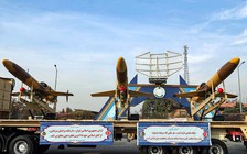 Iran ra mắt UAV mới trang bị tên lửa không đối không