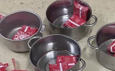 Lào Cai chỉ đạo 'nóng' vụ học sinh thiếu thức ăn, dùng lá cây thay giấy