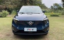 Xe Trung Quốc Haima 7X-E về Việt Nam giá 1,1 tỉ đồng nhưng trang bị 'nghèo nàn'