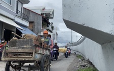 Nha Trang: Giật mình với mố trụ đèn nút giao Ngọc Hội nhô ra đường