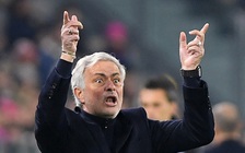 Juventus đưa AS Roma và HLV Mourinho trở lại mặt đất