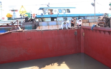 Cảnh sát biển liên tục bắt giữ tàu khai thác, chở cát không rõ nguồn gốc