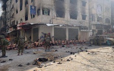 Phẫn nộ vì video người Palestine bị lột quần áo, đưa đi trên đường ở Gaza