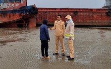 Quảng Ninh: Xuyên đêm tìm thi thể thuyền trưởng mất tích trên biển Móng Cái