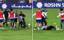 CĐV quá khích suýt làm Cristiano Ronaldo chấn thương