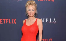 Hồi ký của Pamela Anderson tiết lộ về Jack Nicholson, con trai Tổng thống Kennedy