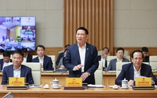 Bộ trưởng Bộ Tài chính: Đầu tư công vướng do 'tự đem đá buộc chân mình'