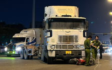 TP.HCM: Va chạm xe đầu kéo, nam dân quân tự vệ tử vong tại chỗ