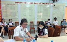 Nguyên nhân hàng trăm học sinh 2 trường ở TP.HCM đau họng, sốt, mệt mỏi, đau đầu