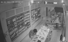 Cửa hàng điện thoại tại trung tâm TP.HCM 3 lần bị trộm đột nhập