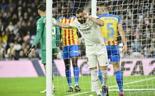 Benzema và Courtois lỡ chuyến đi cùng Real Madrid tham dự Club World Cup