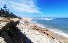 Bất an vì kè biển sạt lở